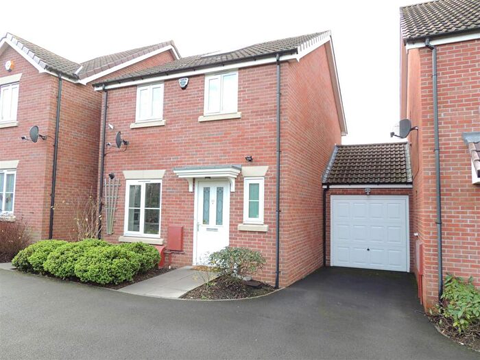 3 Bedroom Link Detached House To Rent In Wood Mead, Bristol, BS16