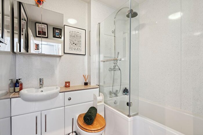 3 Bedroom Terraced House For Sale In Gaston Bridge Road, Shepperton, Surrey, TW17