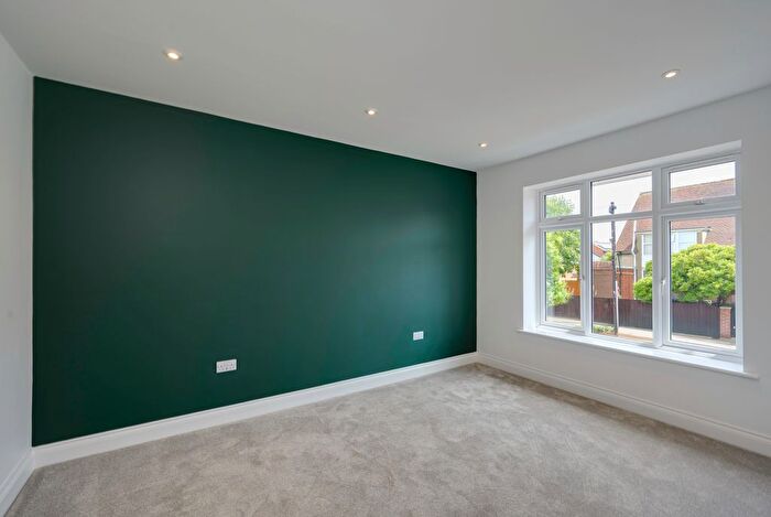 1 Bedroom Flat To Rent In Orwell Road, Felixstowe, Suffolk, IP11