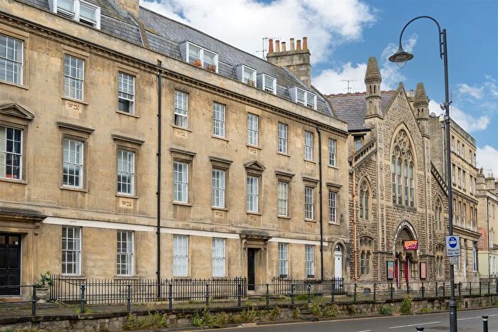 2 Bedroom Flat To Rent In Fountain Buildings, Bath, BA1