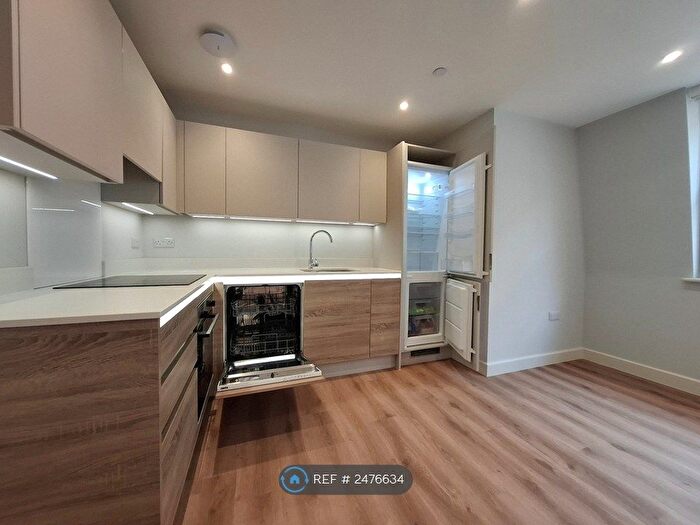 2 Bedroom Flat To Rent In Richmond House, Bournemouth, BH2