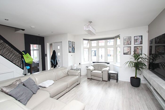 4 Bedroom Property To Rent In Ellesmere Drive, South Croydon, CR2