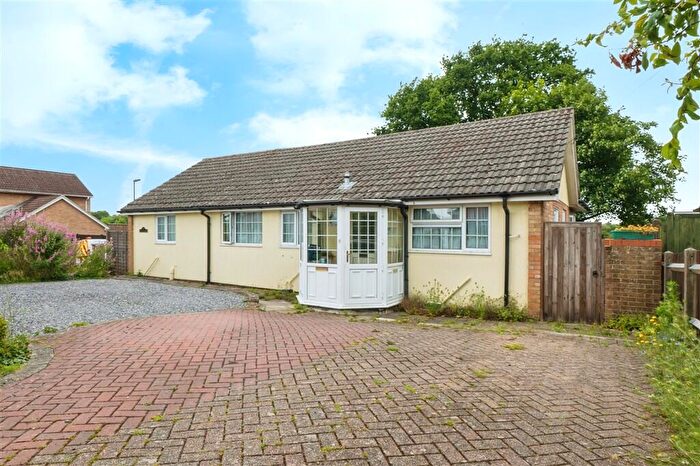 3 Bedroom Detached Bungalow For Sale In Butts Road, Southampton, SO19