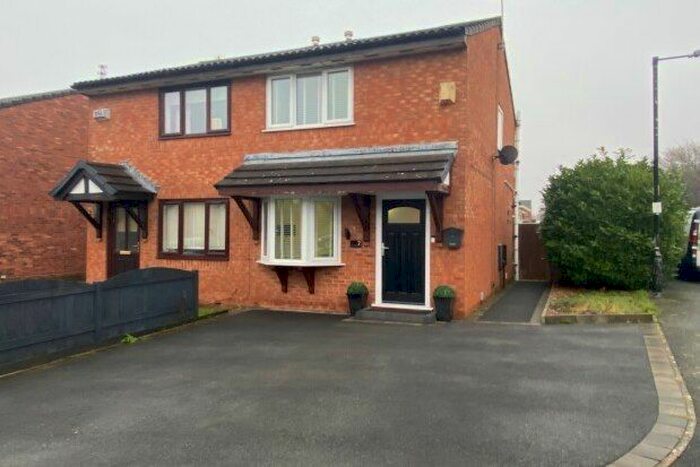 2 Bedroom Property To Rent In Wharton Close, Wirral, CH49