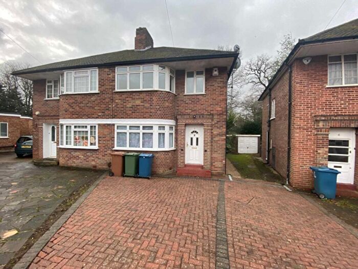 3 Bedroom Semi-Detached House To Rent In Peters Close, Stanmore, HA7