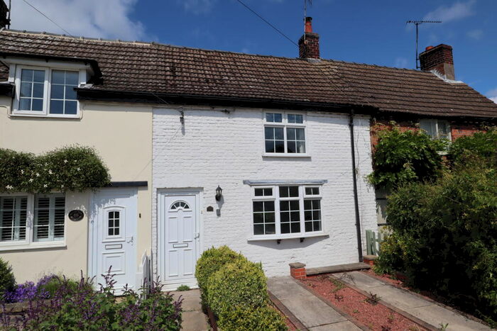 2 Bedroom Cottage To Rent In High Street, Eagle, LN6