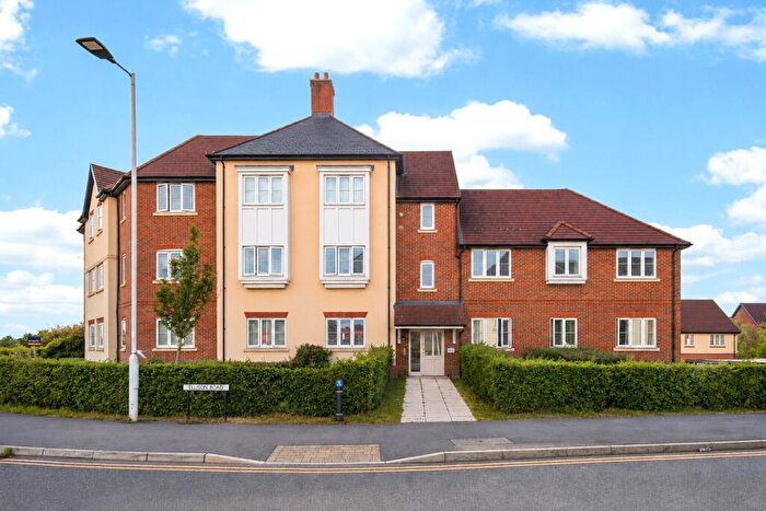 2 Bedroom Apartment For Sale In Buddery Close, Warfield, Bracknell, Berkshire, RG42