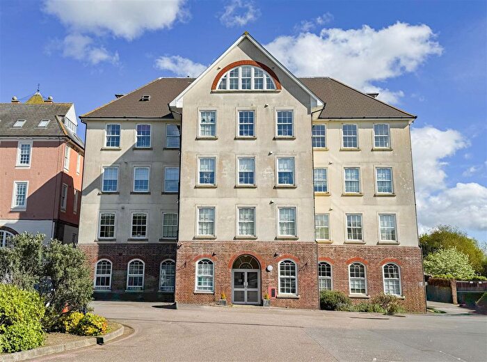 2 Bedroom Flat To Rent In Paradise Walk, Bexhill, TN40