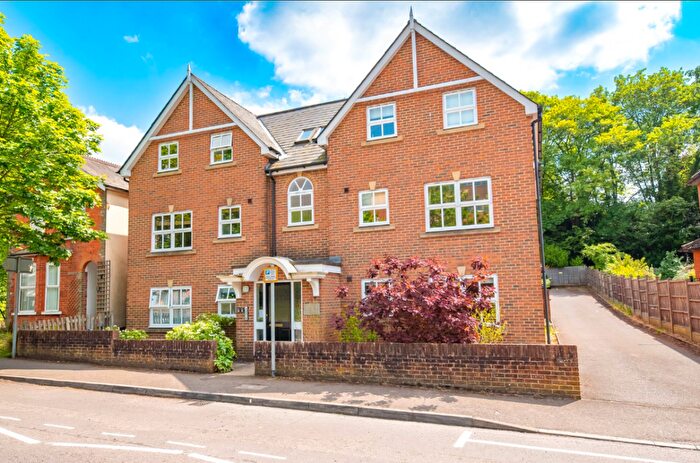 2 Bedroom Apartment To Rent In Ref: Gk - Union Street, Farnborough, GU14