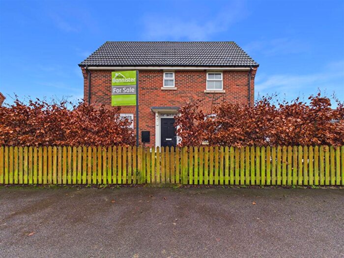 3 Bedroom Property For Sale In Lawton Walk, Hessle, HU13