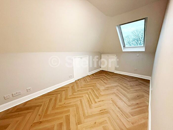 1 Bedroom Flat To Rent In Woodstock Avenue, London, NW11