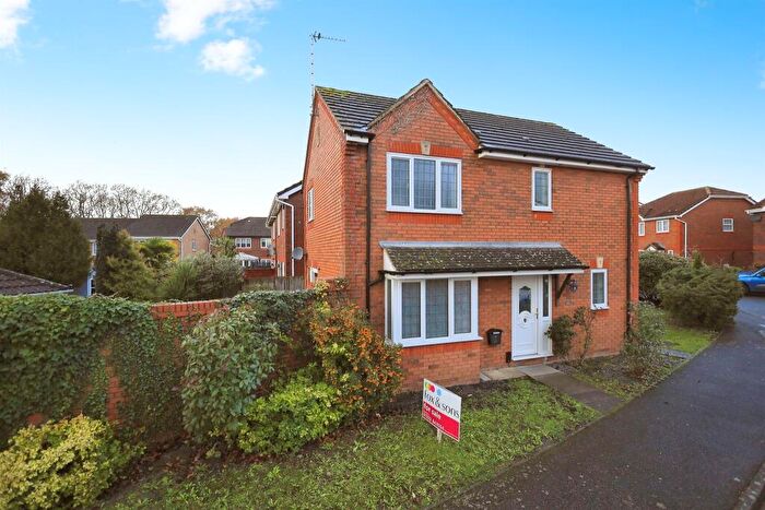 3 Bedroom Detached House For Sale In Melrose Close, Hailsham, BN27