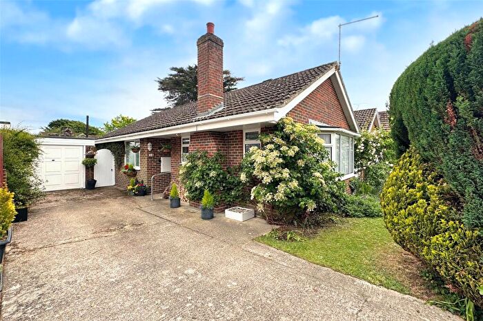 3 Bedroom Bungalow For Sale In Woodlands Close, Angmering, Littlehampton, West Sussex, BN16
