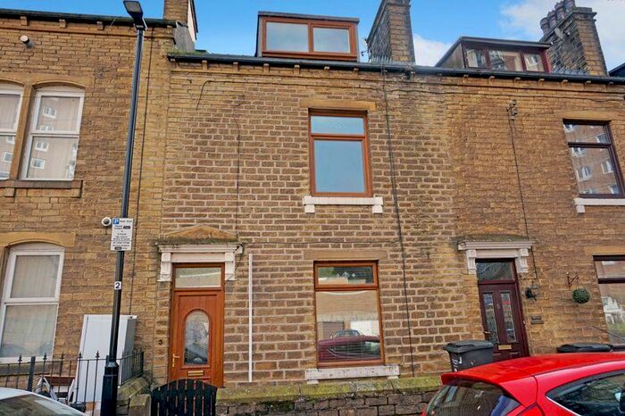 4 Bedroom Terraced House To Rent In Orion Place, Sowerby Bridge, HX6