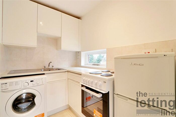 1 Bedroom Apartment To Rent In Pilgrims Close, London, N13