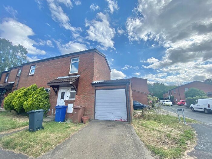 3 Bedroom Semi-Detached House To Rent In Thamley Purfleet, RM19