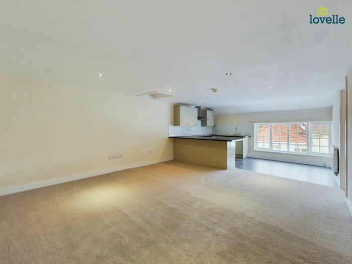 2 Bedroom Flat To Rent In Queen Street, Market Rasen, LN8