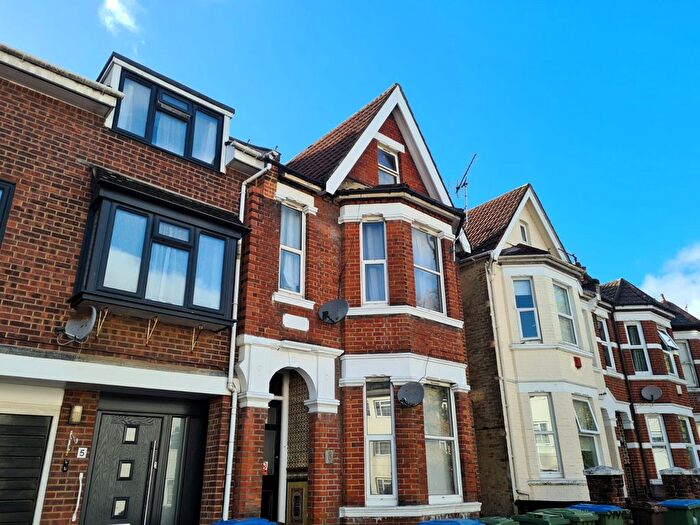 1 Bedroom Flat To Rent In Silverdale Road, Southampton, Hampshire, SO15