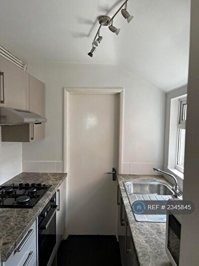 2 Bedroom Terraced House To Rent In Waldeck Street, Reading, RG1