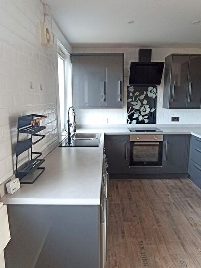 5 Bedroom Flat To Rent In Sighthill Crescent, Edinburgh, EH11