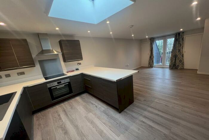 2 Bedroom Flat To Rent In Crayview Court, DA1