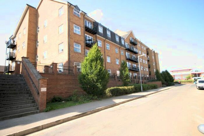 2 Bedroom Flat To Rent In Holly Street, Luton, LU1