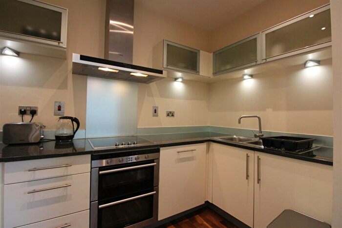 2 Bedroom Flat To Rent In Discovery Dock West, E14