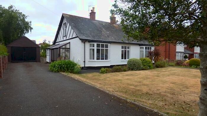 3 Bedroom Bungalow To Rent In Phillipps Avenue, Exmouth, EX8
