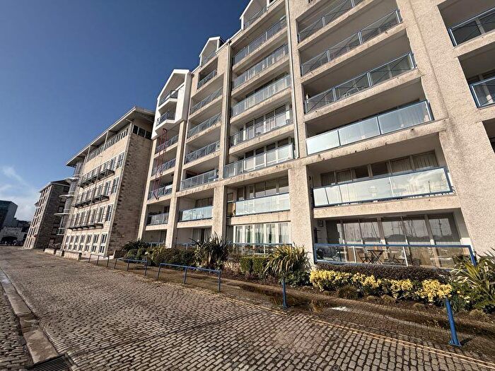 2 Bedroom Flat For Sale In Lower Street, Plymouth, PL4