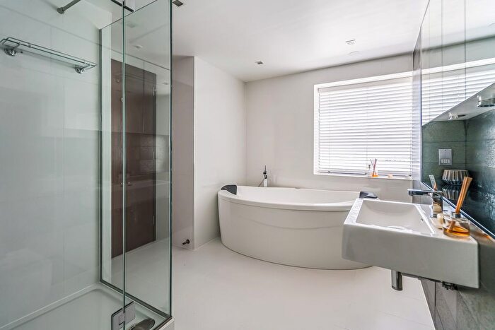 6 Bedroom Flat For Sale In Hermitage Street, London, W2