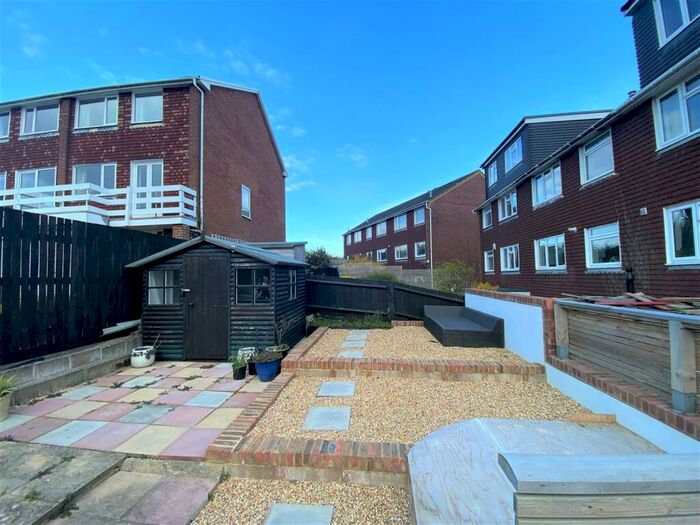 3 Bedroom Maisonette To Rent In Madehurst Close, Brighton, BN2