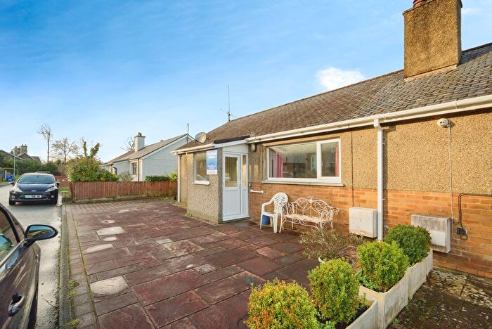 2 Bedroom Bungalow For Sale In Maes Hendre, Penrhyndeudraeth, Gwynedd, LL48