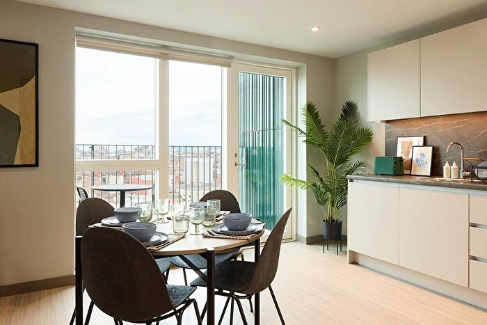 2 Bedroom Apartment To Rent In Candleriggs, Trongate, Glasgow, G1