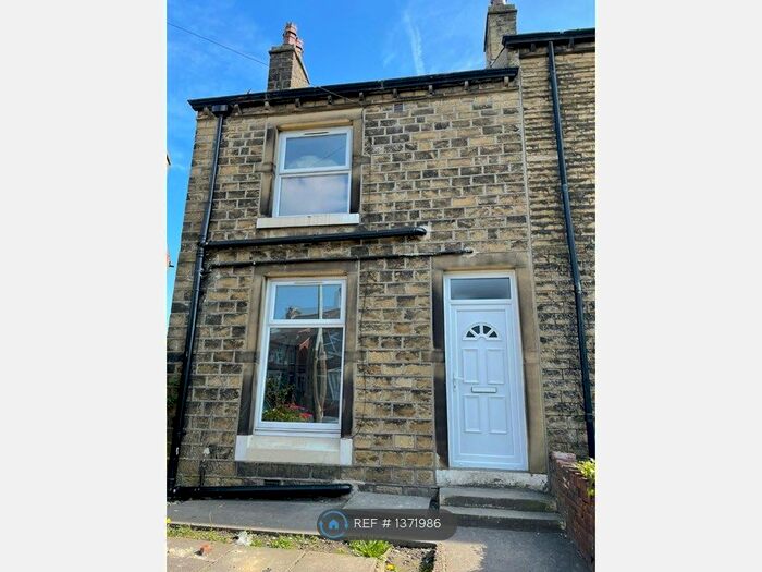 3 Bedroom Semi-Detached House To Rent In Huddersfield, Huddersfield, HD1