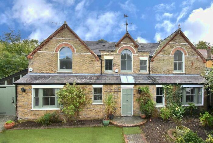 4 Bedroom Detached House To Rent In Crescent Way, London, SE4