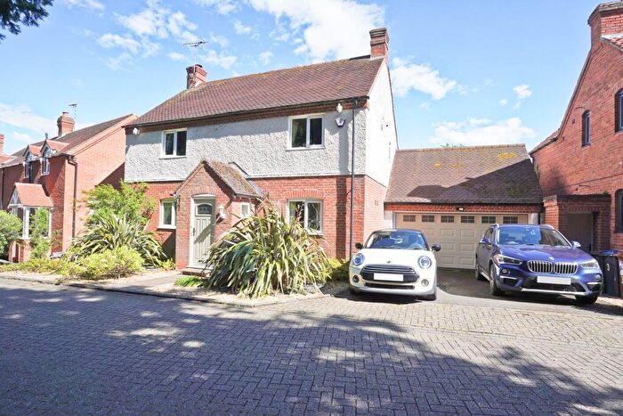 4 Bedroom Detached House For Sale In Pilgrims Gate, Burbage, Hinckley, Leicestershire, LE10