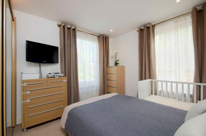 1 Bedroom Flat To Rent In Ambleside Avenue, Streatham Park, London, SW16