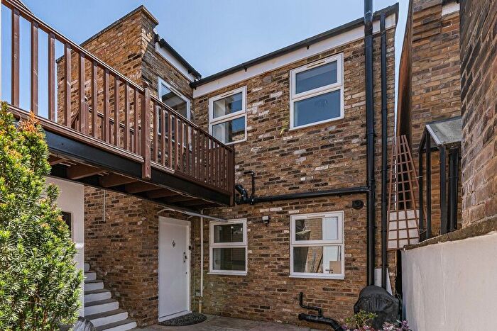 3 Bedroom Detached House To Rent In B Uxbridge Road, Ealing, London, W13