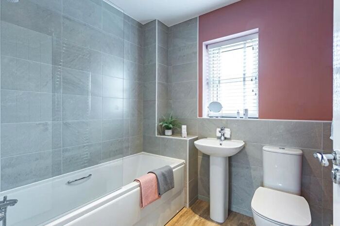 3 Bedroom End Of Terrace House For Sale In Aumonier Way, Alfreton, DE55