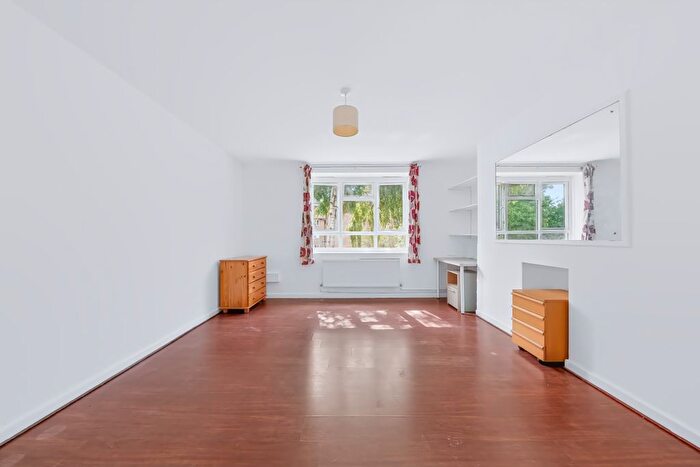 2 Bedroom Flat To Rent In Shepherdess Walk, London, N1