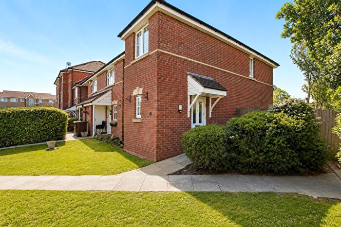 3 Bedroom End Of Terrace House For Sale In Armstrong Close, Borehamwood, WD6