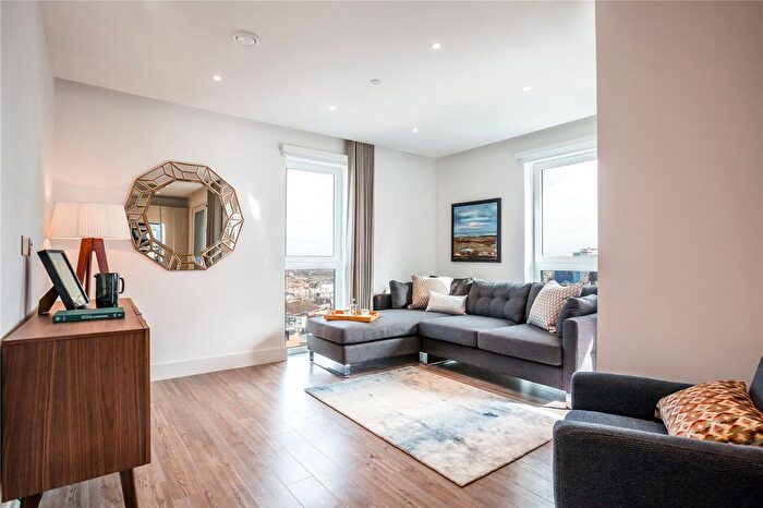 3 Bedroom Flat For Sale In New Drum Street, London, E1