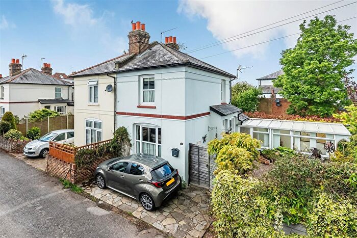 2 Bedroom Property For Sale In Magazine Place, Leatherhead, KT22