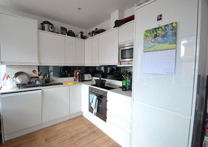 1 Bedroom Flat To Rent In Grand Parade, Green Lanes, London, N4