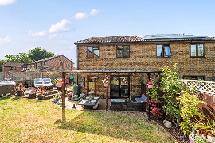 3 Bedroom Semi-Detached House For Sale In Tindale Close, Sanderstead, CR2
