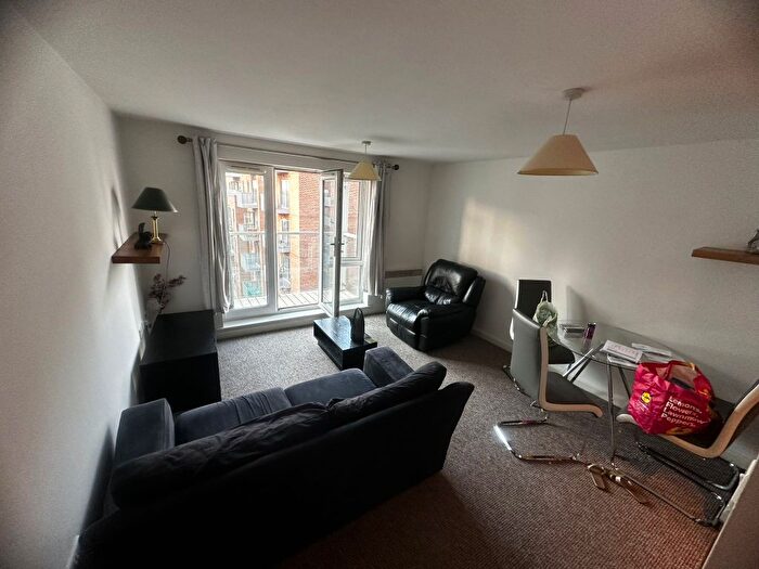 2 Bedroom Flat To Rent In Mill Street, Slough, SL2