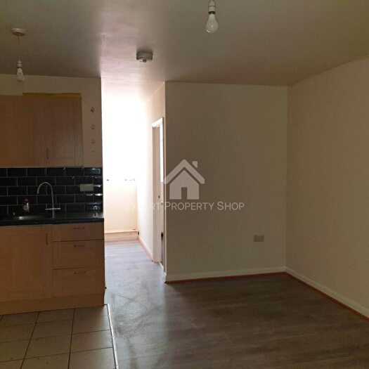 1 Bedroom Flat To Rent In **Available Now** One Bedroom Flat. White Swan.Worksop, Notts, S80