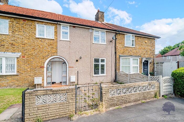 3 Bedroom Terraced House To Rent In Darley Gardens, Morden, Surrey, SM4