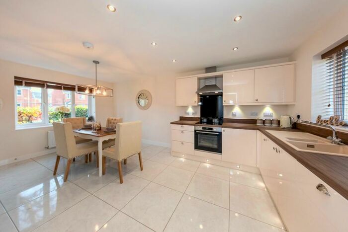 3 Bedroom Detached House For Sale In High Road, Weston, PE12