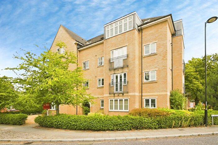 2 Bedroom Flat For Sale In St. Crispin Drive, Northampton, NN5